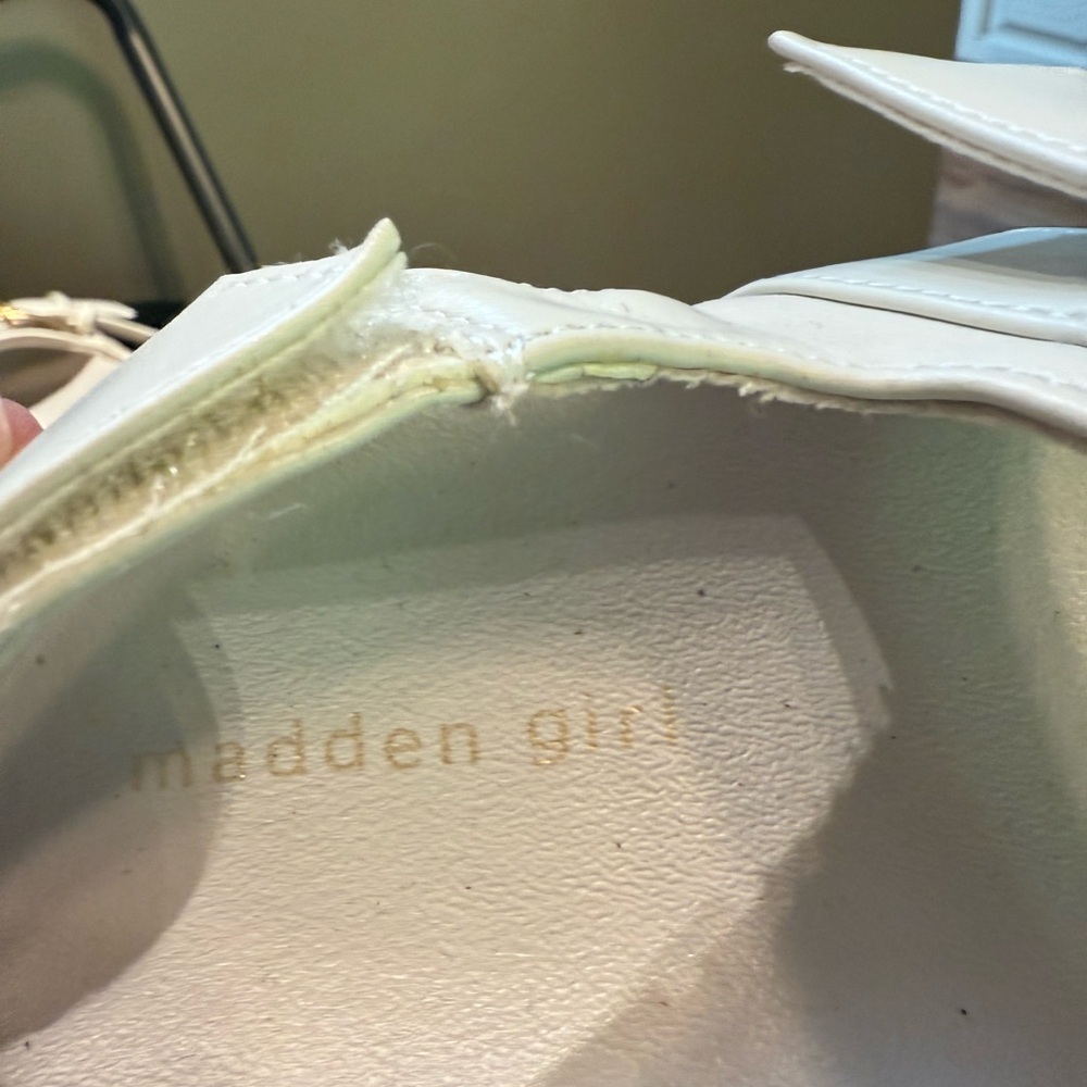 Madden Girl  Sprittz  Flat Sandal Sz 8.5 Summer Preppy - Picture 9 of 11